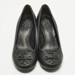 مملوكة مسبقًا Tory Burch  Size 36 Black Leather Sophie Peep Toe Wedge Pumps