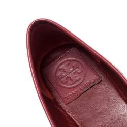 مملوكة مسبقًا حذاء باليرينا فلات توري برش إيدين فيونكة جلد أحمر لامع مقاس 36.5