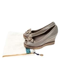 Pre Owned Tory Burch Beige Canvas Jackie Bow Espadrille Wedge Pumps Size 35