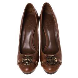 Pre Owned حذاء كعب عالي توري بورش مزين شعار الماركة جلد بني مقاس 39