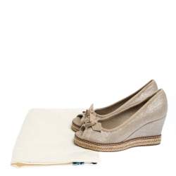 Pre Owned Tory Burch Beige Canvas Jackie Bow Peep Toe Wedge Espadrille Pumps Size 35.5