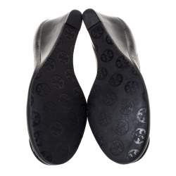 مملوكة مسبقًا Tory Burch Black Leather Chelsea Wedge Pumps Size 39