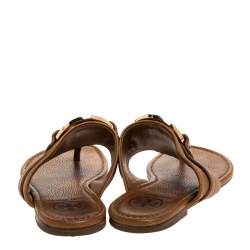 Pre Owned صندل بإصبع توري برش فلات جلد بنى مقاس 37