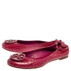 مملوكة مسبقًا Tory Burch Pink Croc Textured Patent Leather Reva Ballet Flats Size 38