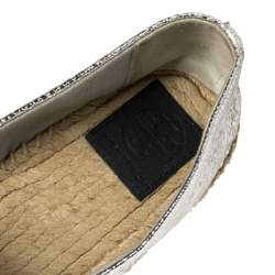 مملوكة مسبقًا Tory Burch Silver Monogram Leather Cap Toe Espadrilles Size 39.5