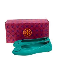 Pre Owned حذاء باليرينا فلات توري برش جلد أخضر مقاس 38