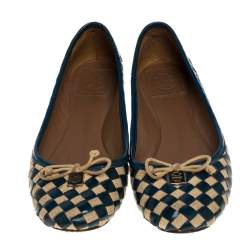 Pre Owned Tory Burch Blue/Beige Patent Leather And Woven Fabric Ballet Flats Size 37.5