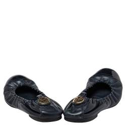 مملوكة مسبقًا Tory Burch Navy Blue Leather and Patent Leather Cap Toe Scrunch  Ballet Flats Size 37.5