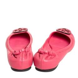 Pre Owned حذاء باليرينا فلات توري برش ريفا جلد وردي سكرانش مقاس 38