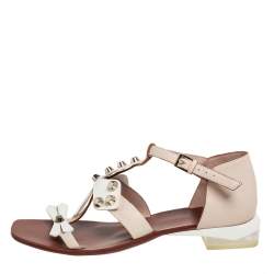 Pre Owned صندل فلات توري برش سير مرصع جلد بيج/ أبيض مقاس 38.5