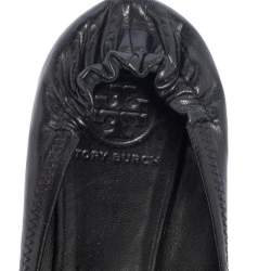مملوكة مسبقًا Tory Burch Black Leather Reva Scrunch Ballet Flats Size 38