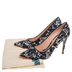 Pre Owned Tory Burch Blue/White Floral Print Fabric Pointed Toe Pumps Size 39