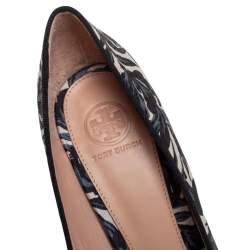 Pre Owned Tory Burch Blue/White Floral Print Fabric Pointed Toe Pumps Size 39