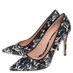 Pre Owned Tory Burch Blue/White Floral Print Fabric Pointed Toe Pumps Size 39