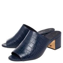 مملوكة مسبقًا صندل سلايد توري برش مارتين جلد نقشة التمساح أزرق كعب سميك مقاس 37