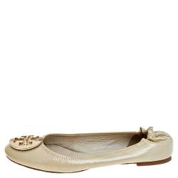 مملوكة مسبقًا Tory Burch Cream Patent Leather Minnie Ballet Flats Size 40.5