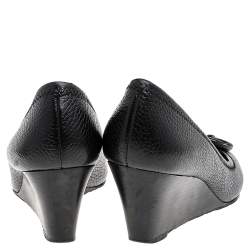 Pre Owned Tory Burch Black Leather Julianne Wedge Pumps Size 35