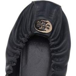 Pre Owned حذاء فلات باليرينا توري برش شراشيب ريس جلد أزرق داكن مقاس 38.5