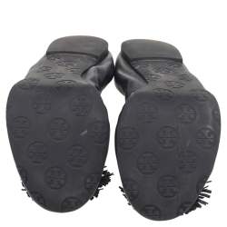 Pre Owned حذاء فلات باليرينا توري برش شراشيب ريس جلد أزرق داكن مقاس 38.5