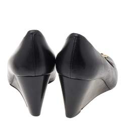 Pre Owned حذاء كعب عالي توري برش كعب روكي شعار معدن جلد أسود مقاس 39