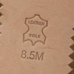 Pre Owned صندل توري برش سويدي وجلد نقش تمساح ثلاثي اللون كعب سميك وفتحة كعب مقاس 38.5