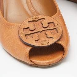 Pre Owned حذاء كعب عالي توري برش سالي جلد بني فاتح مقدمة مفتوحة كعب روكي مقاس 38