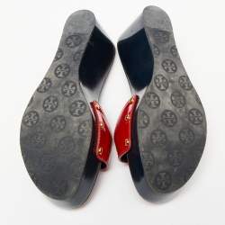 Pre Owned صندل سلايد توري برش جلد لامع أحمر كعب روكي مقاس 38