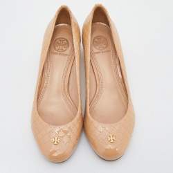 Pre Owned Tory Burch Beige Patent Quilted Leather Round Toe Block Heel Pumps Size 36