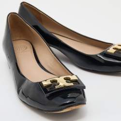 Pre Owned حذاء باليرينا فلات توري برش جي جي جلد أسود لامع مقاس 39