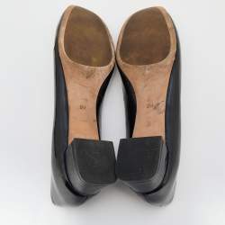 Pre Owned حذاء باليرينا فلات توري برش جي جي جلد أسود لامع مقاس 39