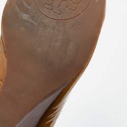 Pre Owned حذاء كعب عالي توري برش جلد لامع بني كعب روكي مجعد مقاس 36