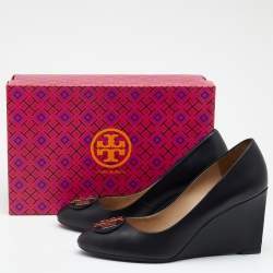 مملوكة مسبقًا Tory Burch Black Leather Luna Wedge Pumps Size 39.5