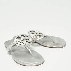 Pre Owned صندل بإصبع توري برش ميلير فلات جلد ميتالك فضي مقاس 39