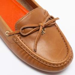 مملوكة مسبقًا حذاء لوفرز توري برش جلد بني بفيونكة سليب أون مقاس 38.5