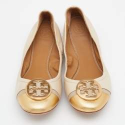 Pre Owned Tory Burch Beige/Gold Leather Logo Plaque Scrunch Ballet Flats Size 38