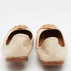 Pre Owned Tory Burch Beige/Gold Leather Logo Plaque Scrunch Ballet Flats Size 38