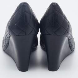 Pre Owned Tory Burch Black Quilted Leather Wedge Pumps Size 39