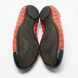Pre Owned Tory Burch Orange/Black Quilted Leather and Patent Cap Toe Kaitlin Ballet Flats Size 39