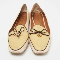 Tory Burch Beige/Cream Leather and Ostrich Embossed Charm Loafers Size 40 