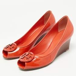 Pre Owned Tory Burch Orange Patent Leather Sally   Logo Wedge Peep Toe Pumps Size 38.5