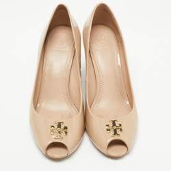 Pre Owned Tory Burch Nude Patent Leather Lowell Peep Toe Wedge Pumps Size 38