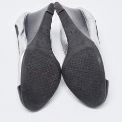 Pre Owned Tory Burch Silver/Black Foil Leather Scrunch Wedge Pumps Size 35