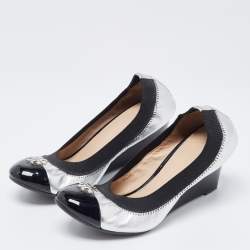 Pre Owned Tory Burch Silver/Black Foil Leather Scrunch Wedge Pumps Size 35