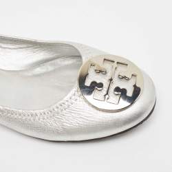 Pre Owned Tory Burch Metallic Silver Leather Reva Scrunch Ballet Flats Size 39