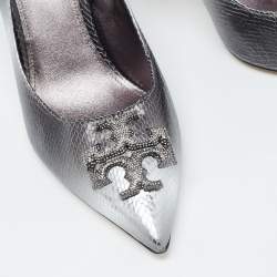 Pre Owned Tory Burch Silver Python Embossed Leather Logo Pumps Size 39