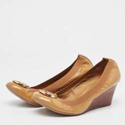 Tory Burch Beige Patent Leather Caroline  Wedge Pumps Size 39