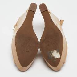 Pre Owned Tory Burch Beige Patent Leather Slingback Wedge Sandals Size 38.5