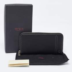 Pre Owned Tumi Black Leather Zip Around Wallet