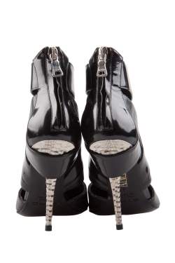 Etro Black Patent And Textured Leather Pointed Toe Ankle Booties Size 37