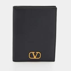 Pre Owned Valentino Black Leather Vlogo Passport Holder